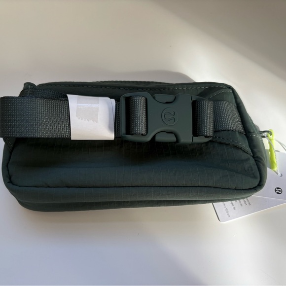 NWT Lululemon Mini Belt Bag Dark Forest/Faded Zap - Picture 2 of 3